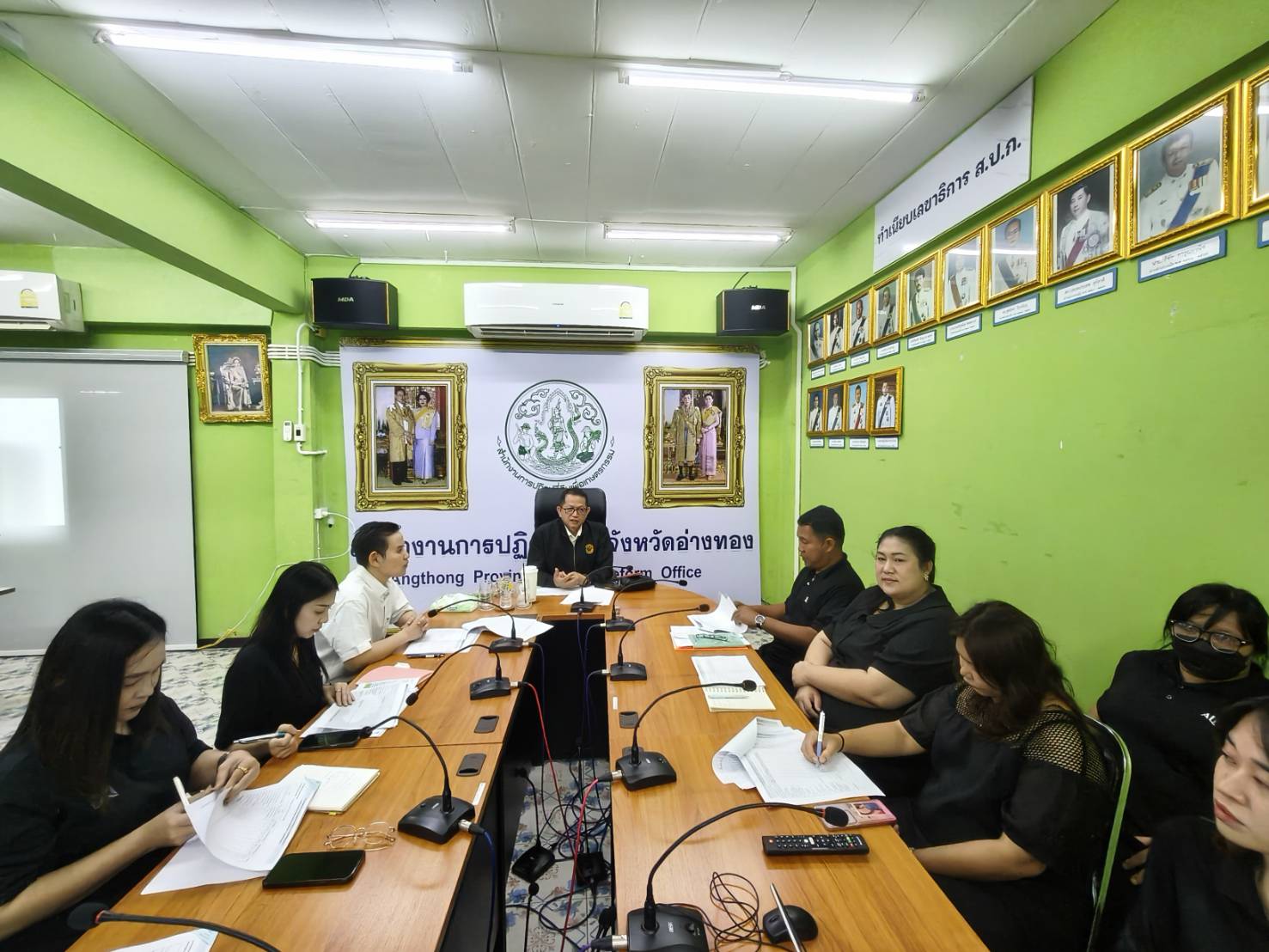 title - ผู้ตรวจราชการ ส.ป.ก. ประชุมตรวจติดตามความก้าวหน้าผลการดำเนินงานตามแผนการตรวจราชการ ประจำปีงบประมาณ พ.ศ. 2569 รอบที่ 1 เขตตรวจราชการที่ 1 จังหวัดอ่างทอง